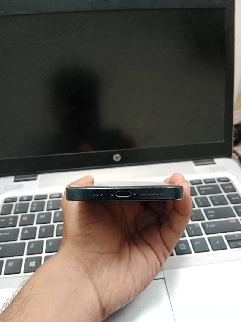 Apple iPhone 15 Pro Max 3