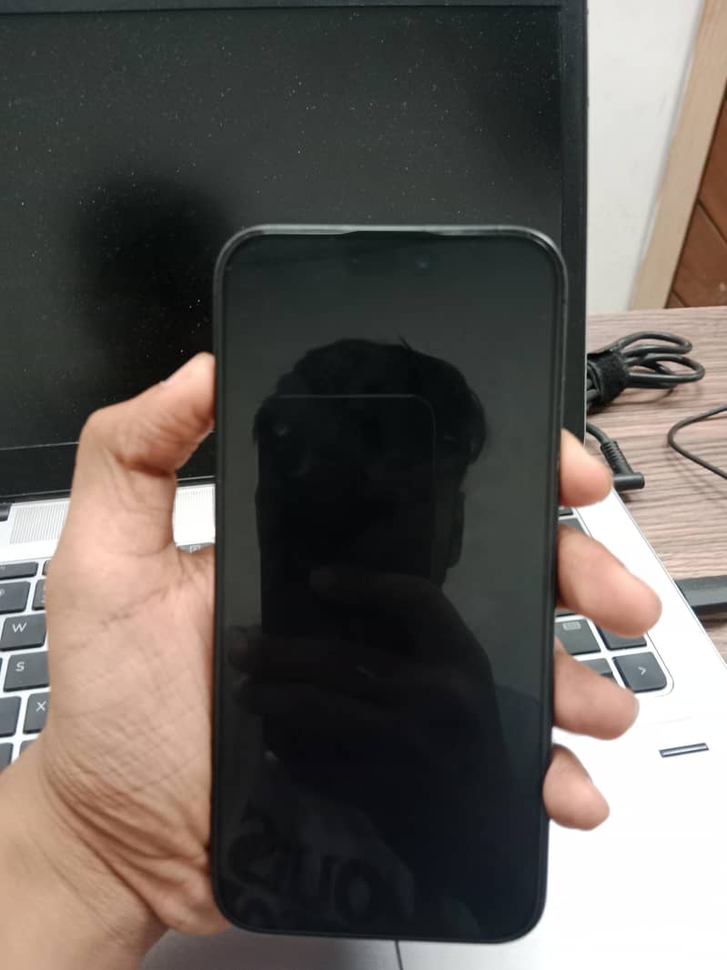 Apple iPhone 15 Pro Max 4