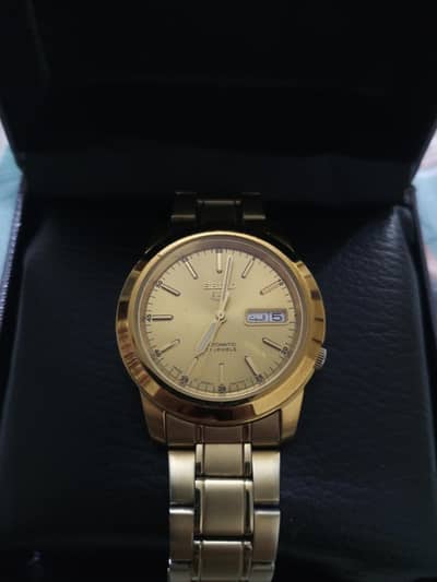 Seiko 5 gold