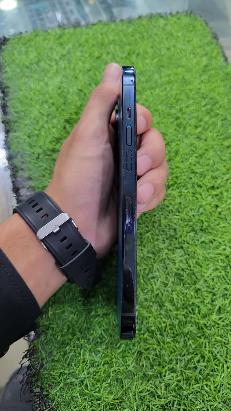 Apple iPhone 12 Pro Max 2