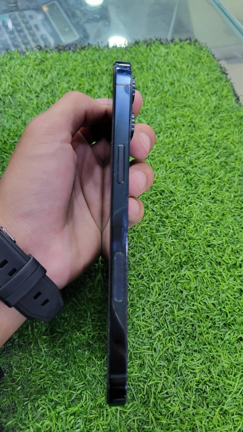 Apple iPhone 12 Pro Max 3