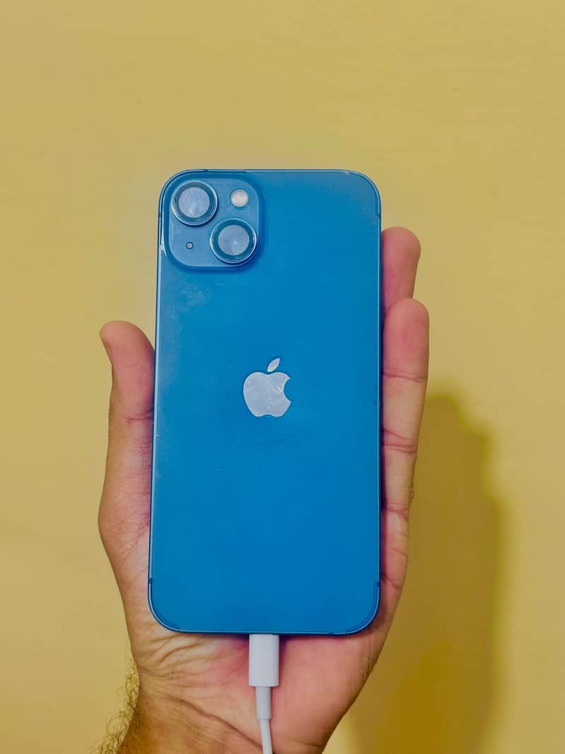 Apple iPhone 13 4