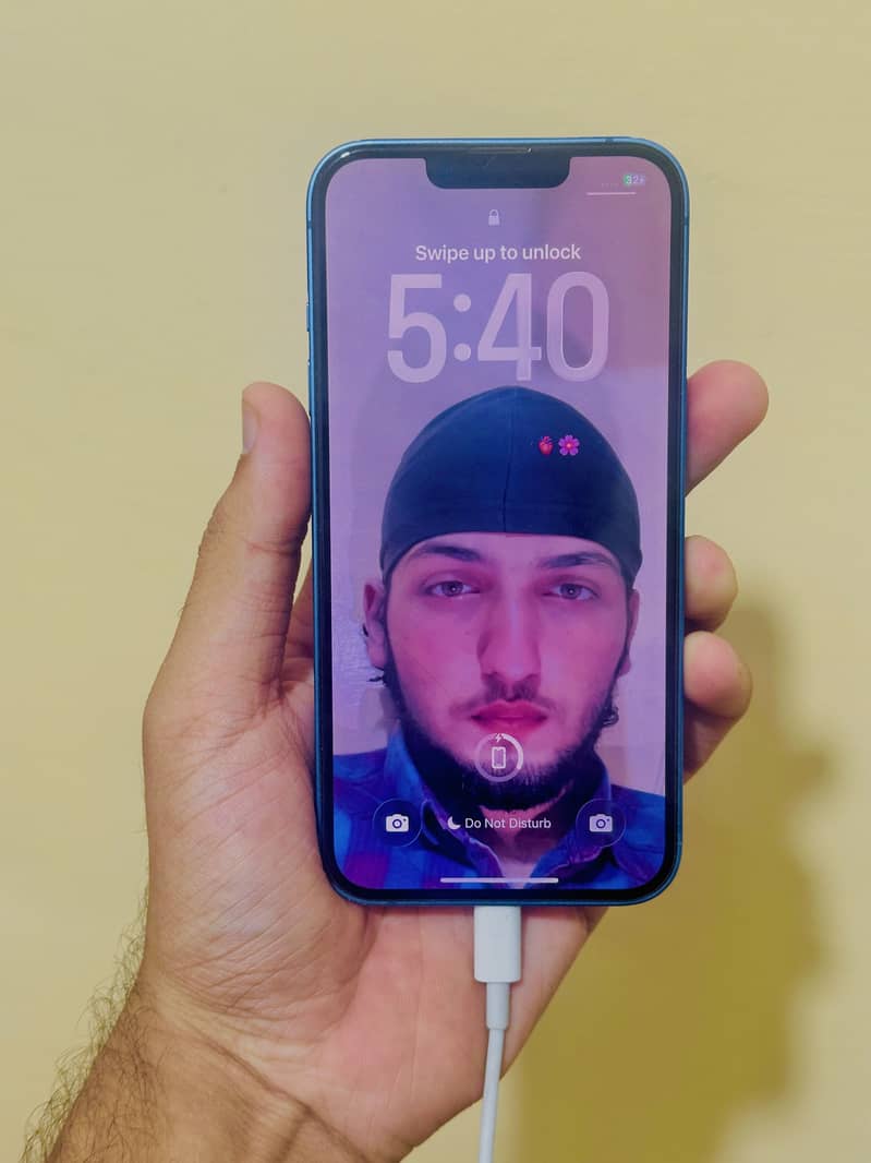 Apple iPhone 13 8