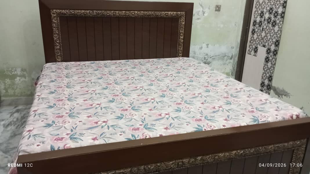 king size bed 0