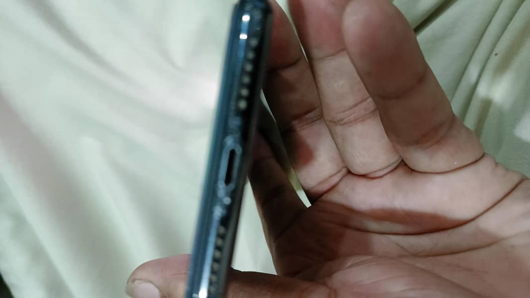 Apple iPhone X 4