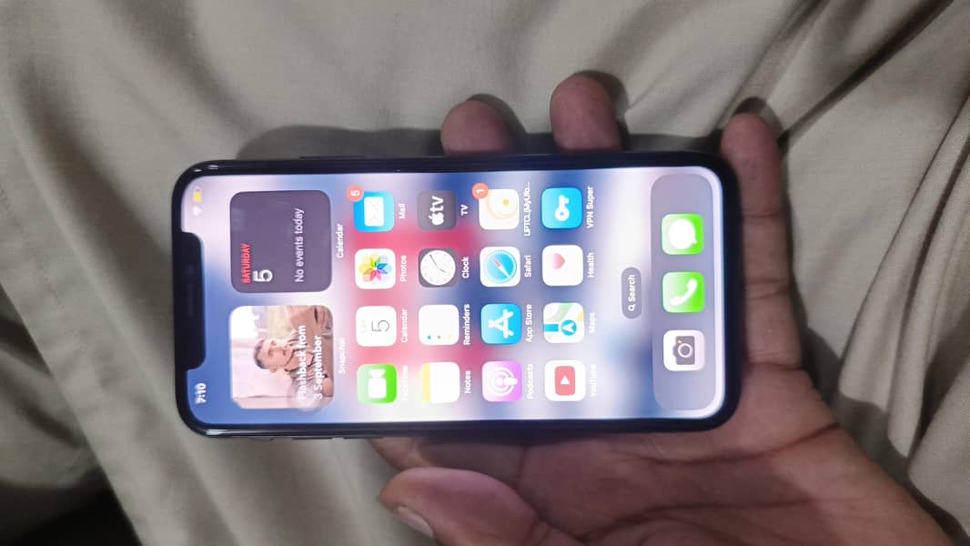 Apple iPhone X 5