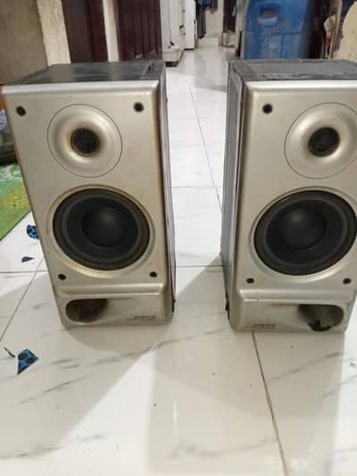 kenwood dual magnet powerfull speakers model 711 small size big bass