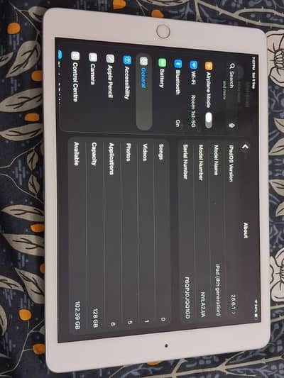 iPad 8th Generation 128GB – condition 10/100%
