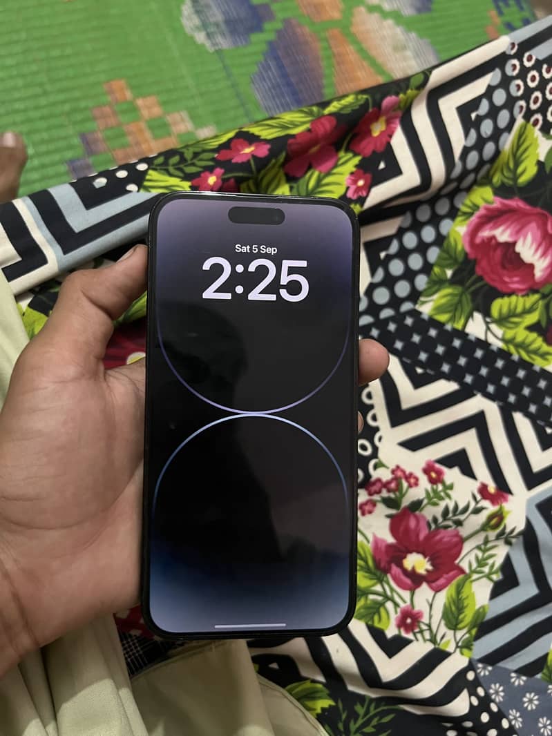 Apple iPhone 14 Pro Max 1