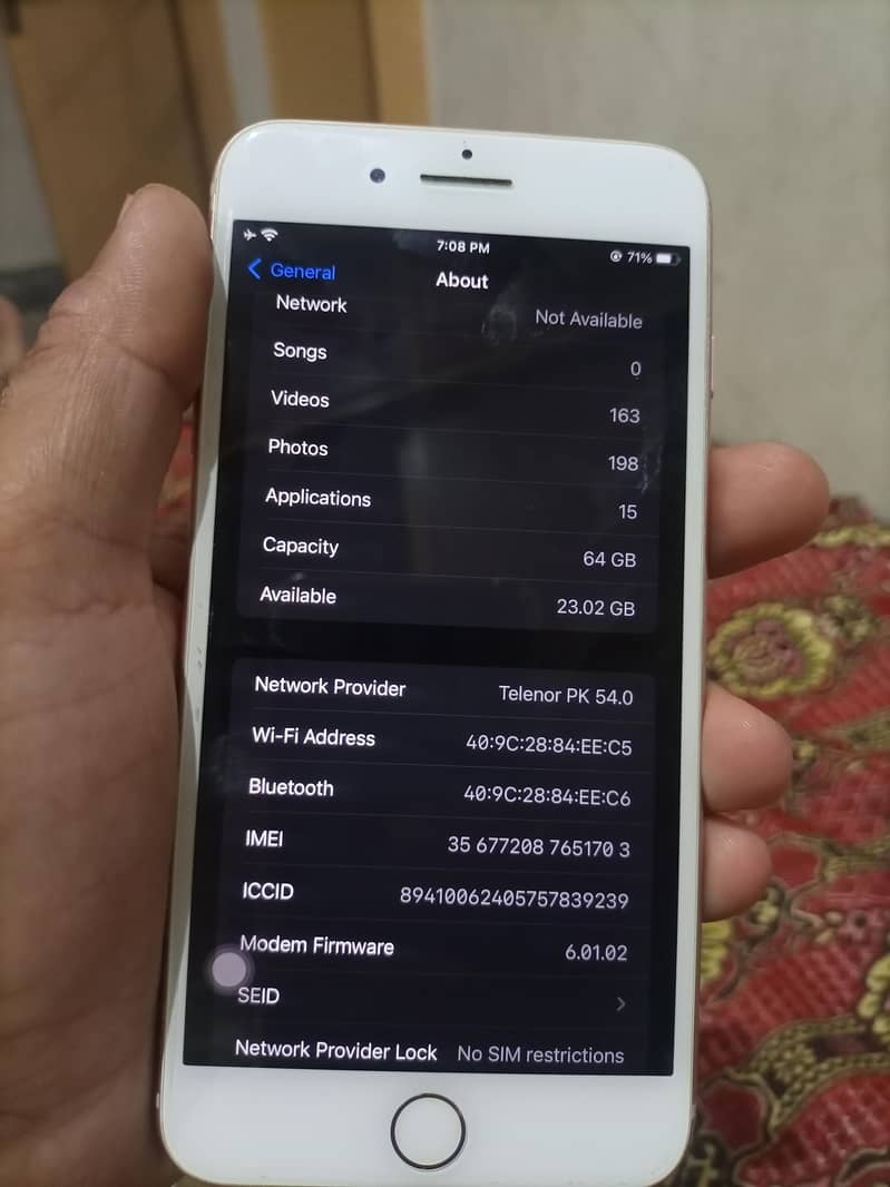 Apple iPhone 8 Plus 1