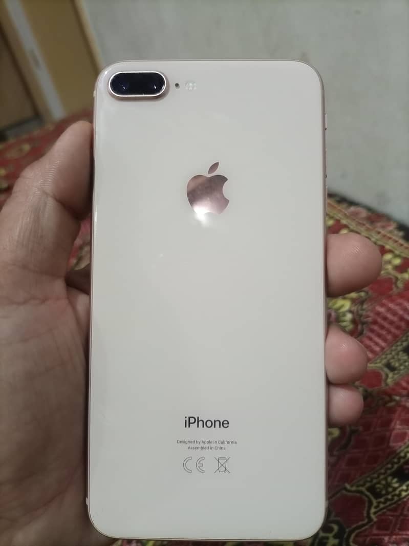 Apple iPhone 8 Plus 3