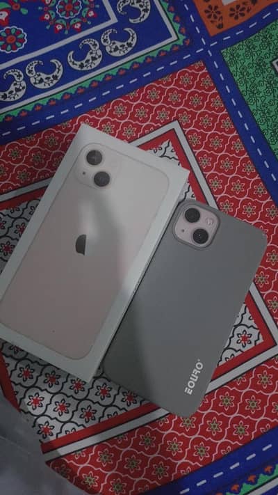 Apple iPhone 13