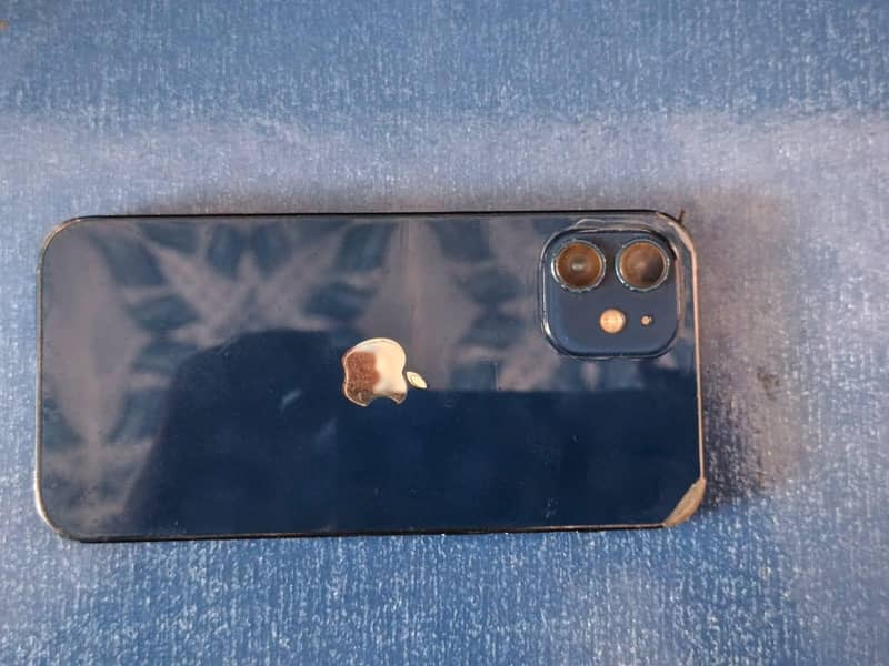 Apple iPhone 12 4