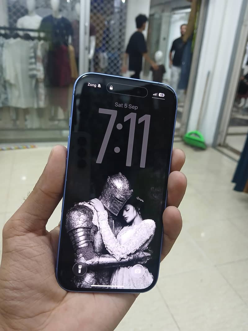 Apple iPhone 16 2