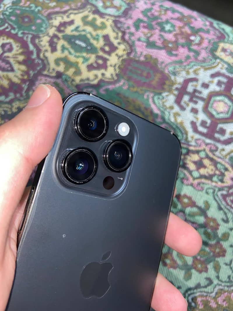 iPhone 14 Pro Max 1