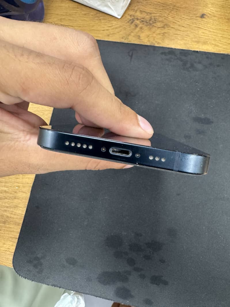Apple iPhone 13 5