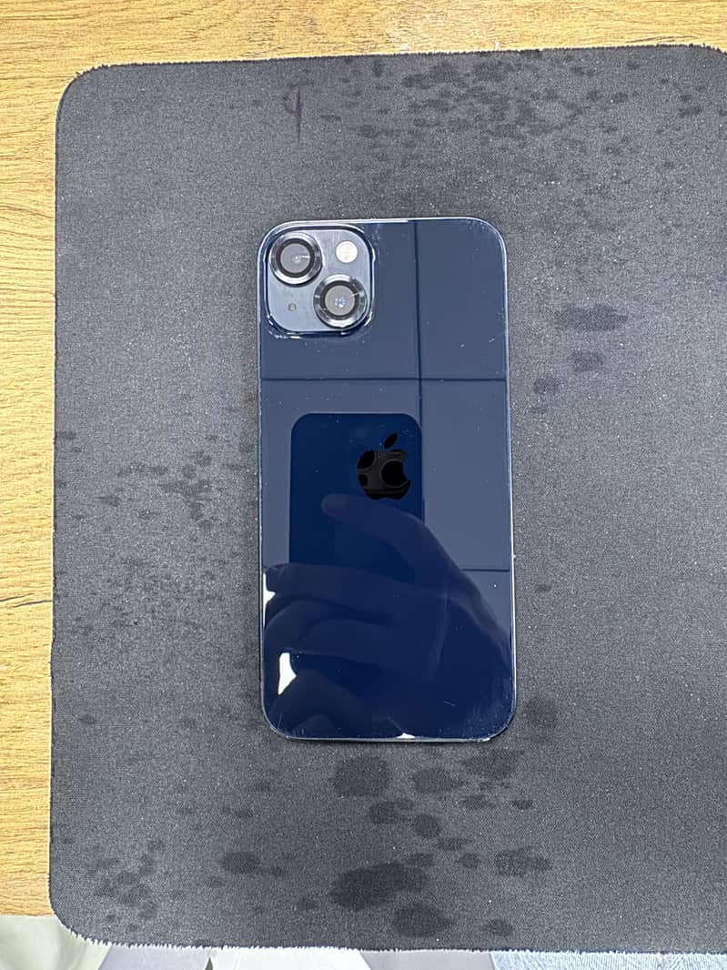 Apple iPhone 13 12
