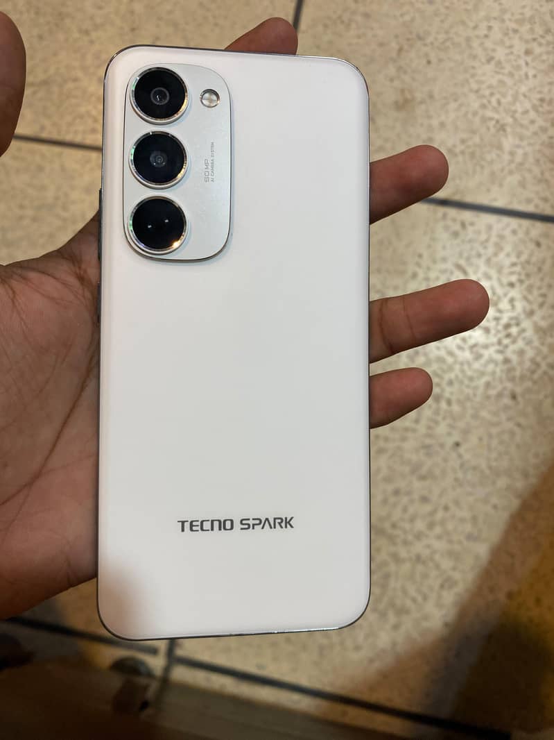 Tecno spark 40 pro Plus 0