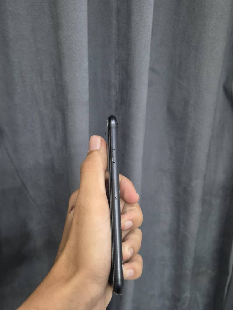 Apple iPhone SE 7