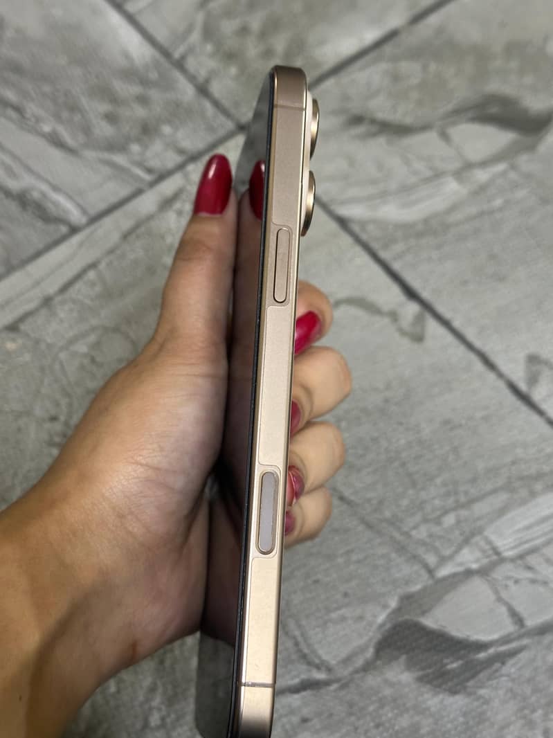 iPhone 16 pro max 2