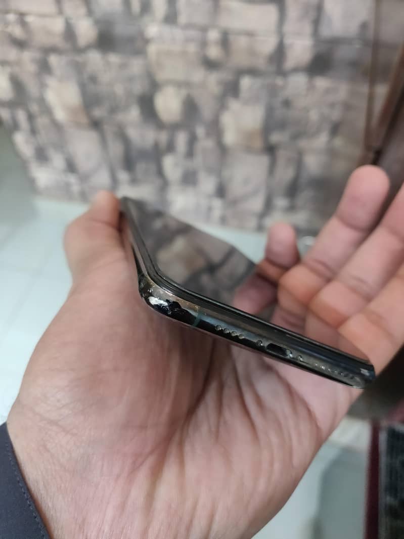 Apple iPhone 11 Pro Max 1