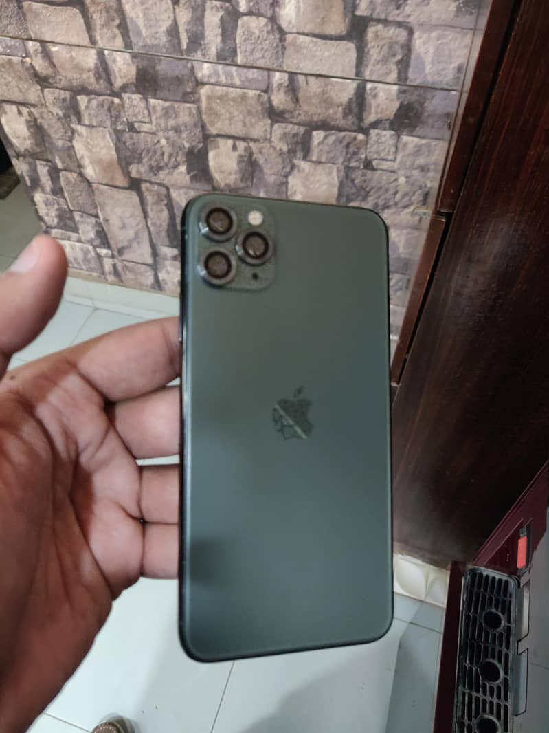 Apple iPhone 11 Pro Max 3