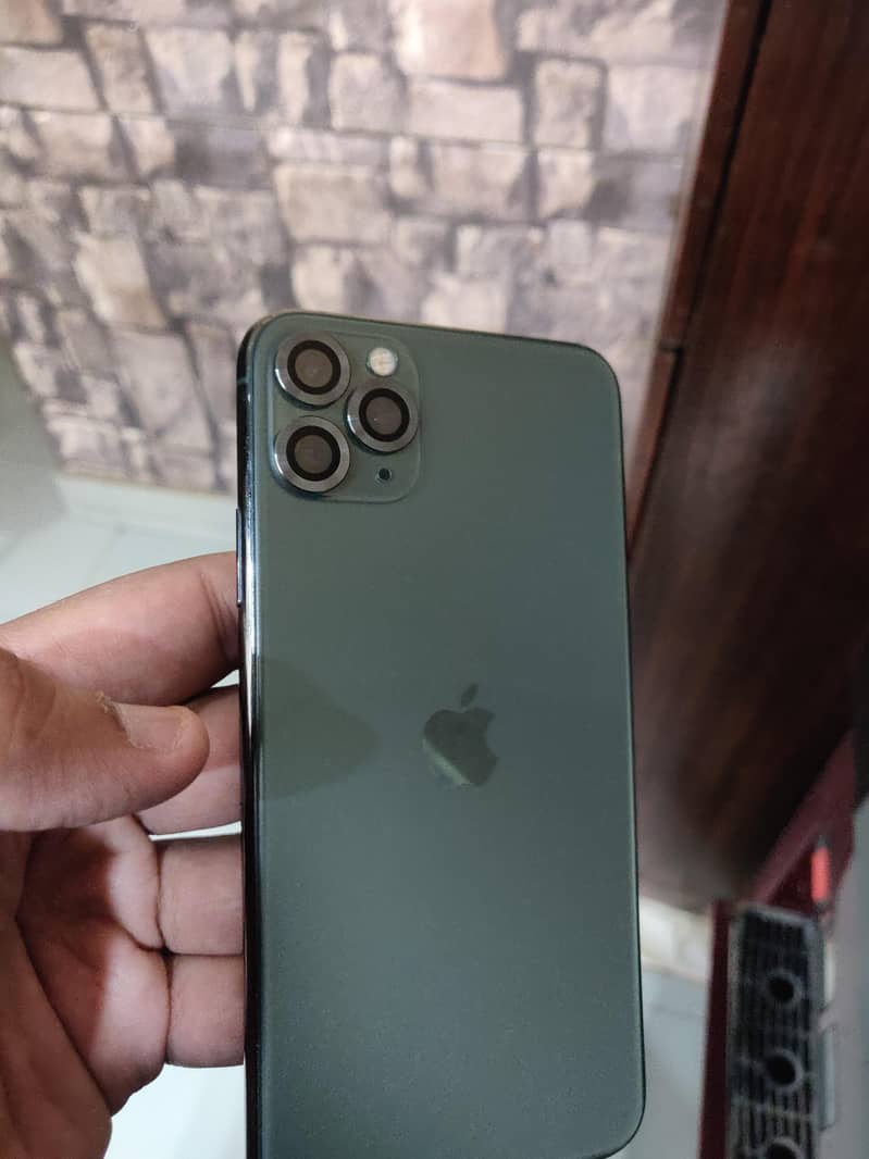 Apple iPhone 11 Pro Max 4