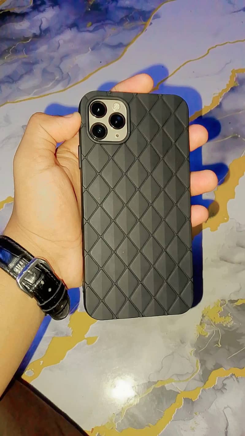 Apple iPhone 11 Pro Max 4