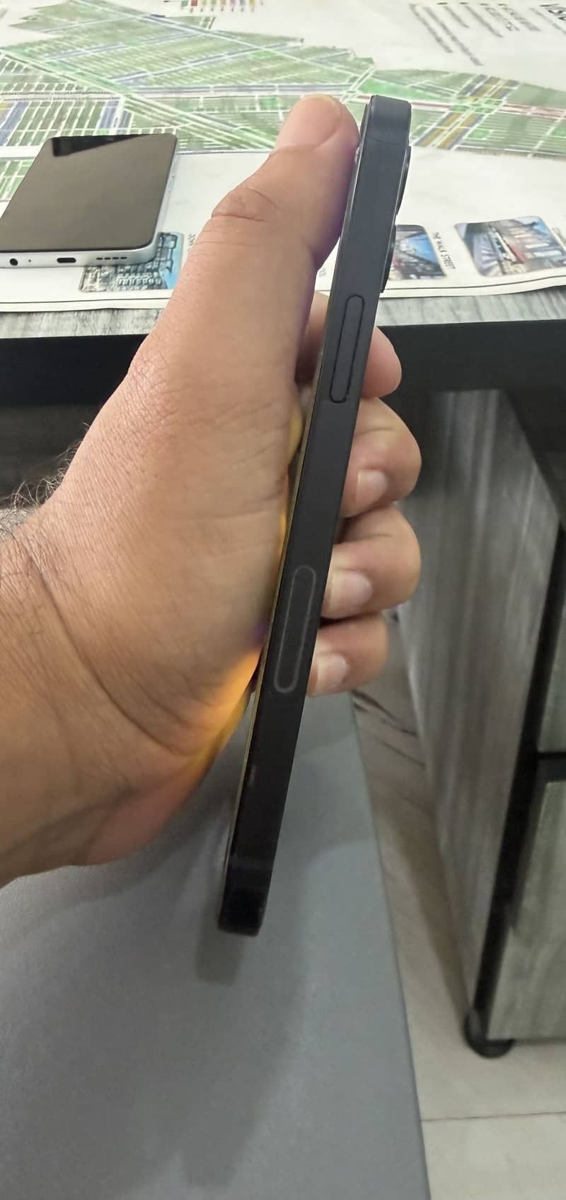 Apple iPhone 12 3