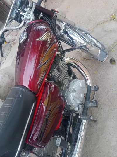 Honda 125 bike