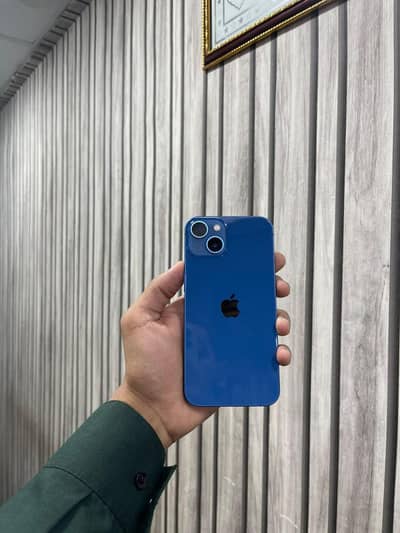 Apple iPhone 13