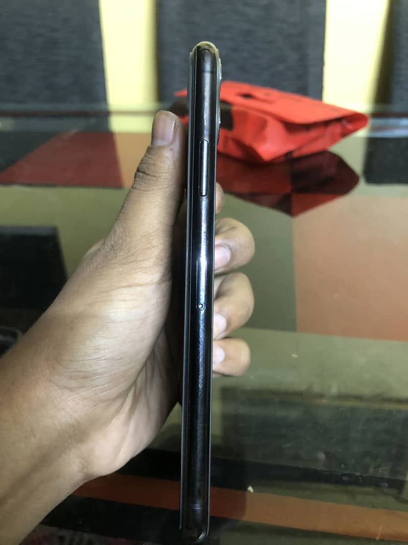 Apple iPhone 11 Pro Max 3