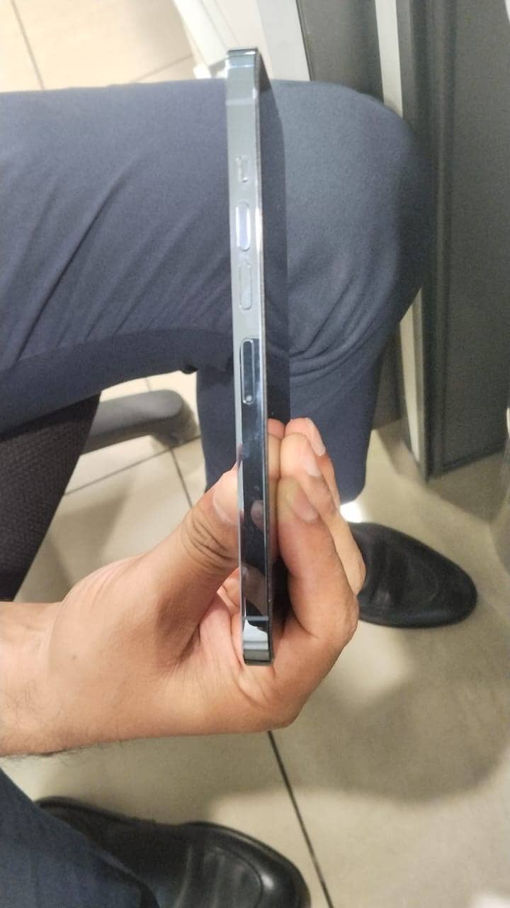 Apple iPhone 13 Pro Max 1
