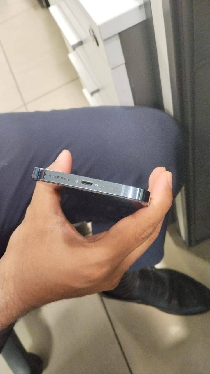 Apple iPhone 13 Pro Max 4