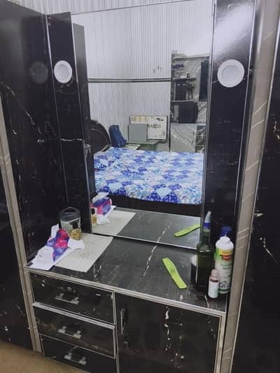 Dressing Table Vanity in Brand New Condition