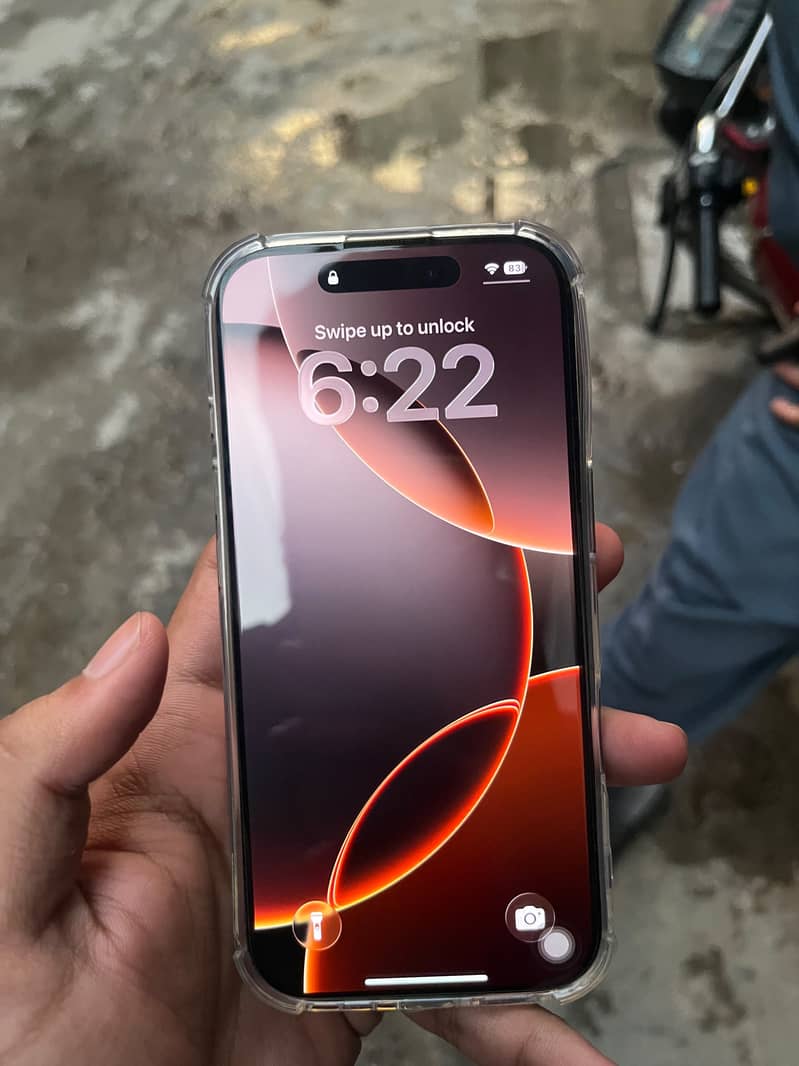 Apple iPhone 16 Pro 2