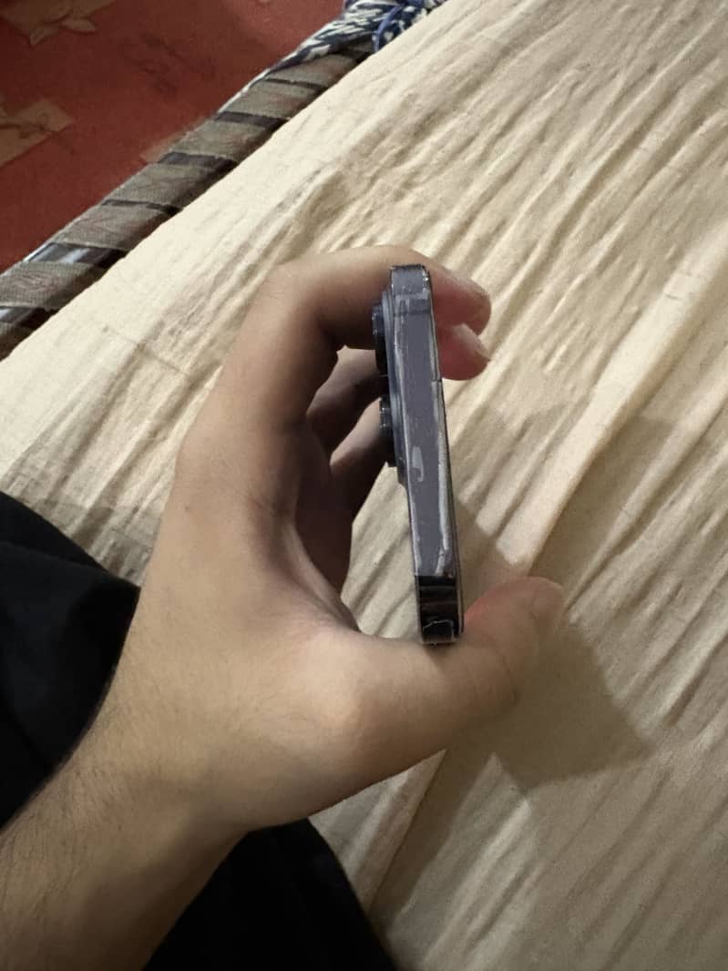Apple iPhone 14 Pro Max 8