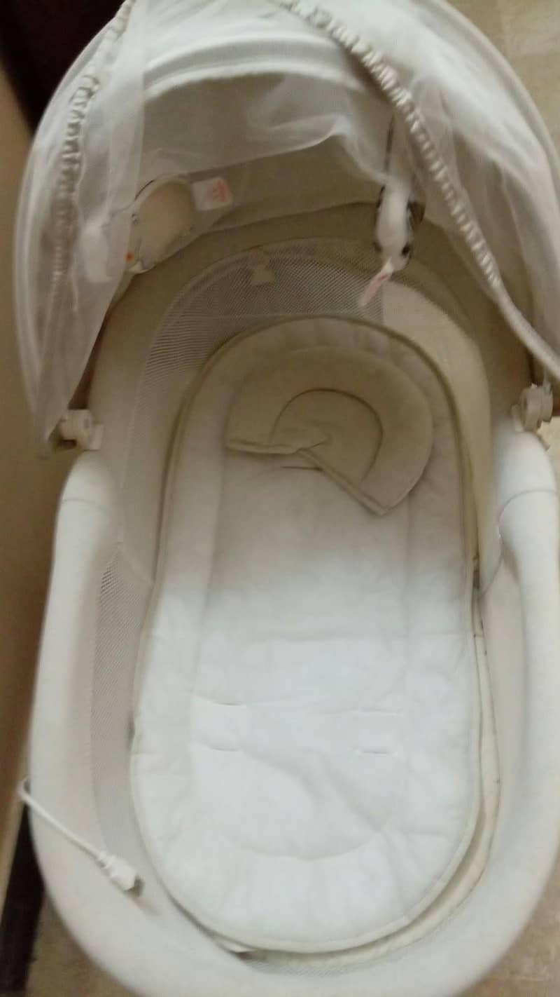bassinet 0
