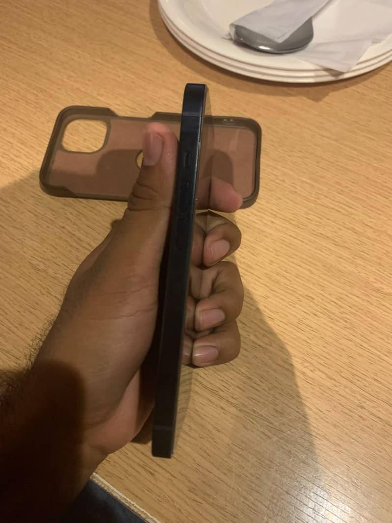 Apple iPhone 14 3