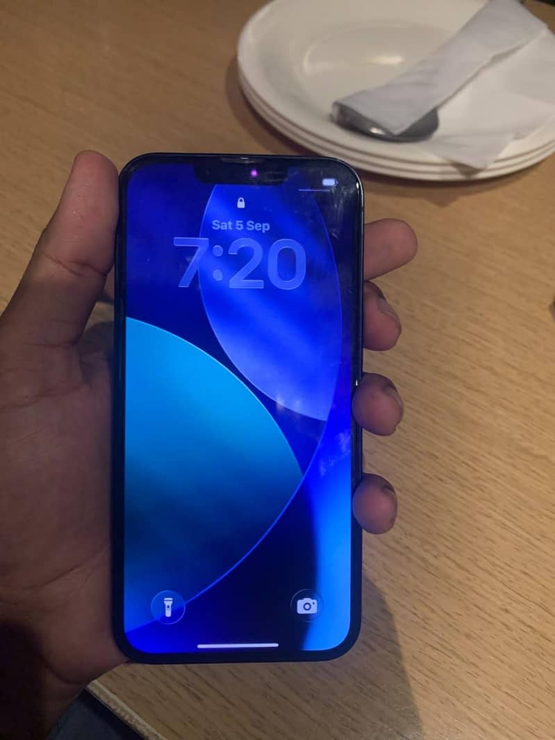 Apple iPhone 14 4