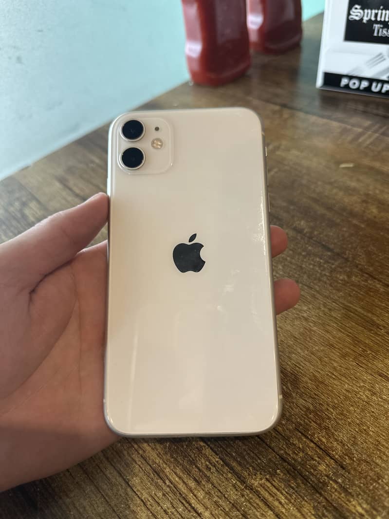 Apple iPhone 11 4