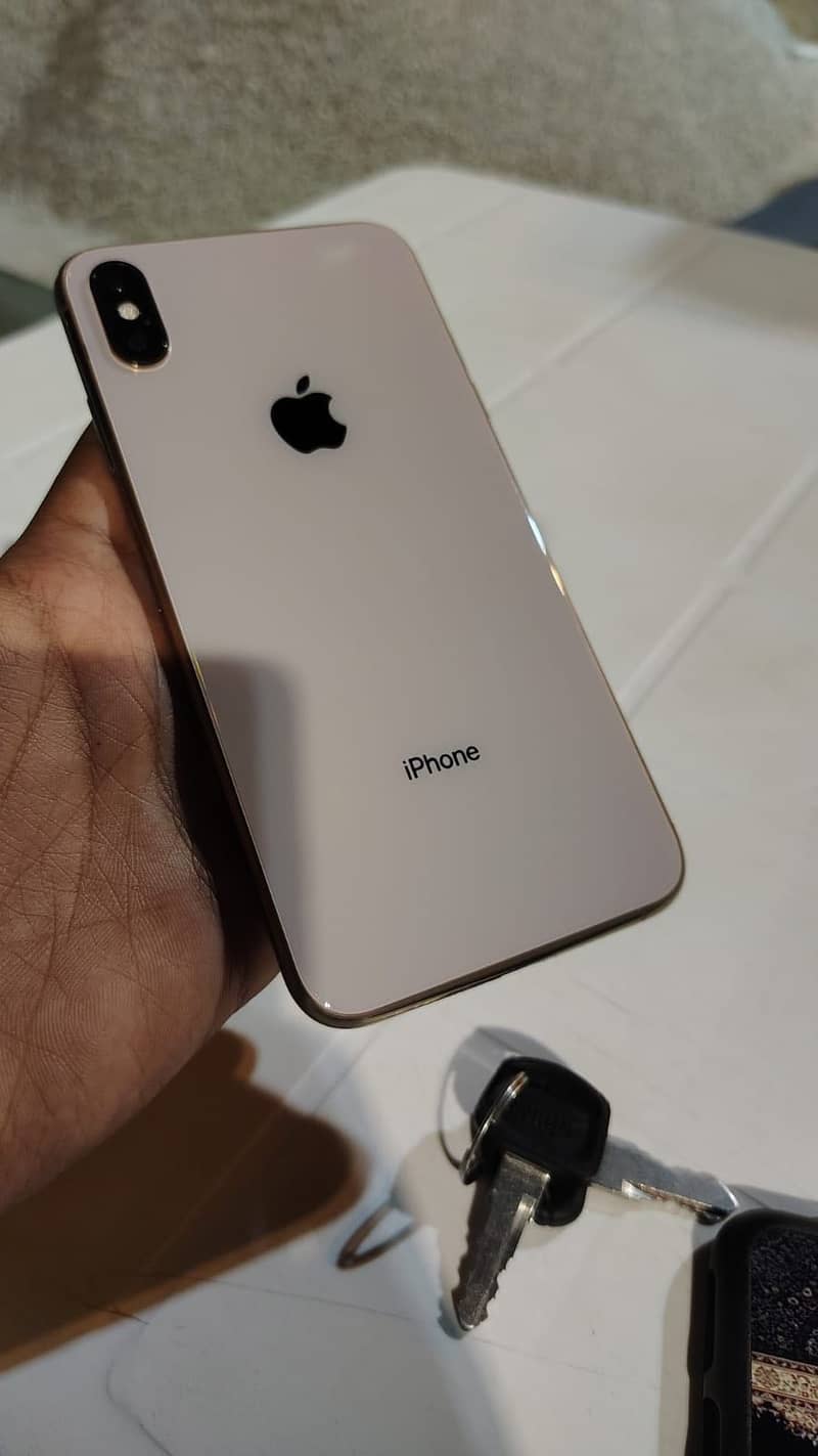Apple iPhone XS Max 1