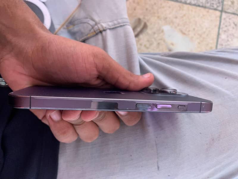 Apple iPhone 14 Pro 2
