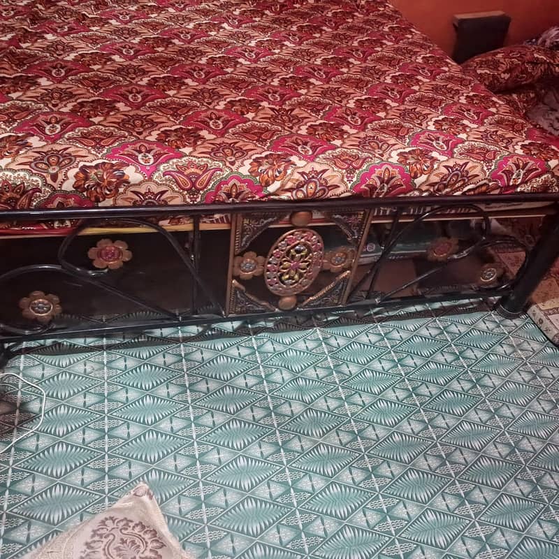iron bed 1