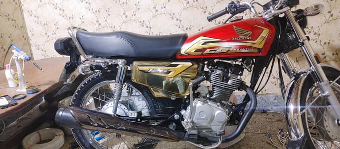 Honda 125 special edition self start 10 by 10 condition