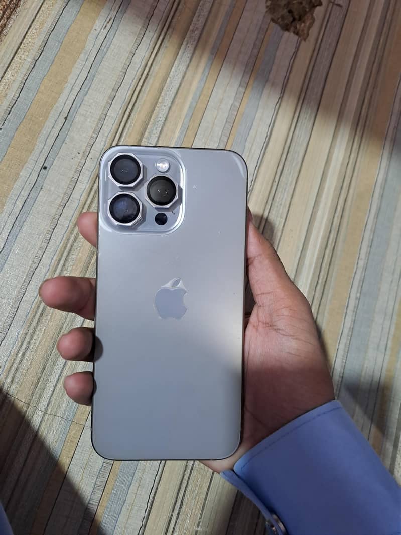 Apple iPhone 15 Pro Max 1