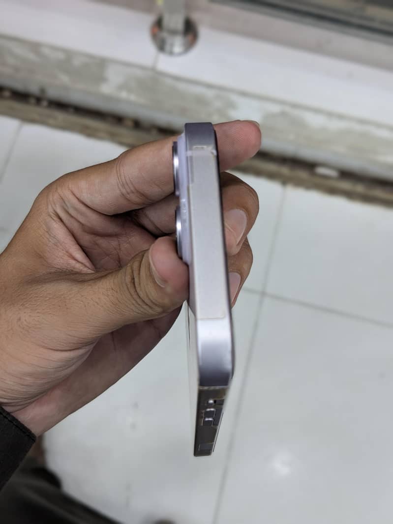 Apple iPhone 14 3