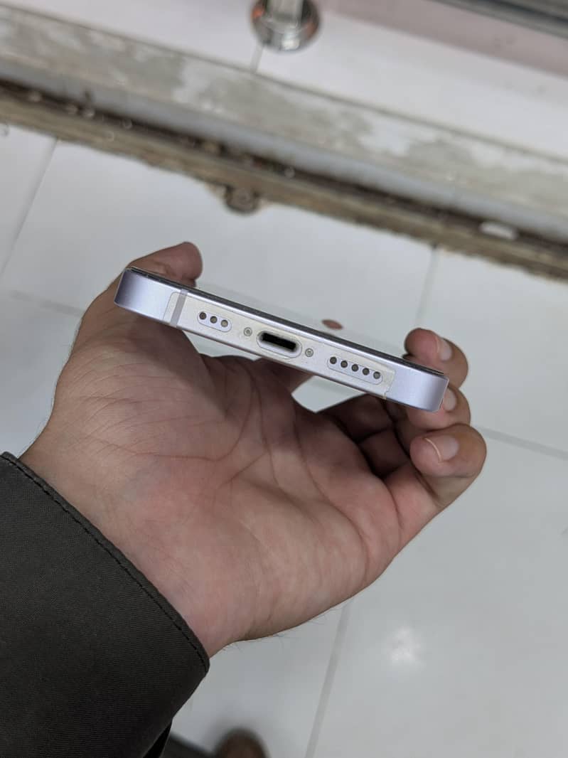Apple iPhone 14 4