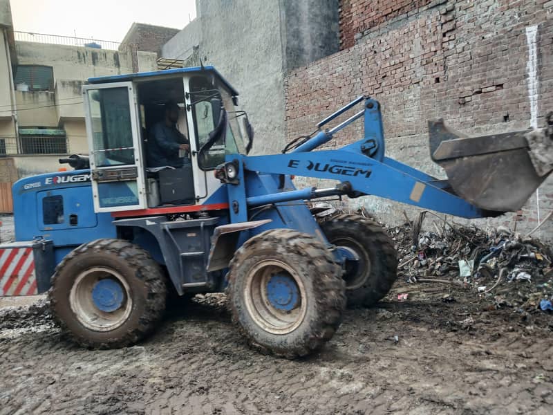 Loader 2016 model 10/8 0