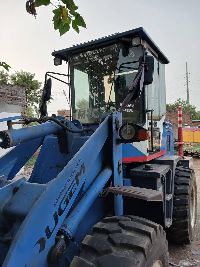 Loader 2016 model 10/8 1